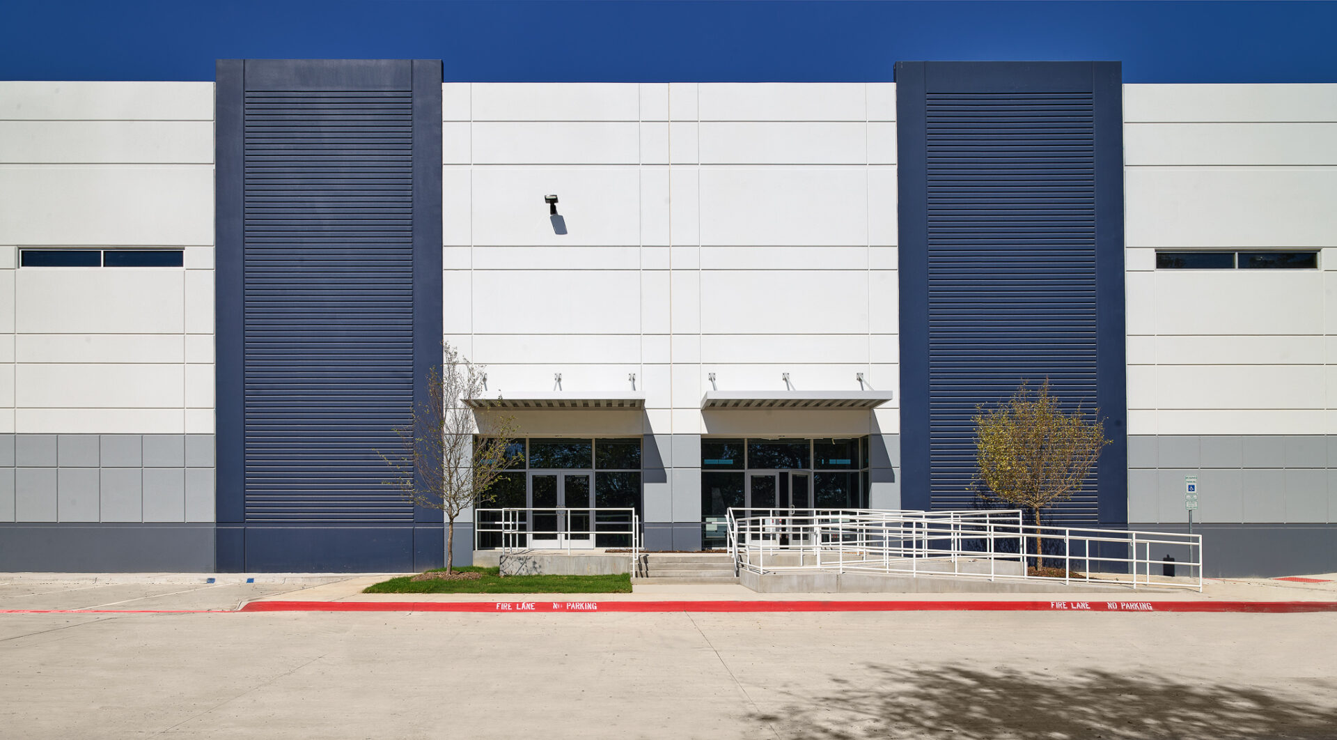 https://commercialconstruction.com/wp-content/uploads/2023/09/bmc.mckinney-203.jpg