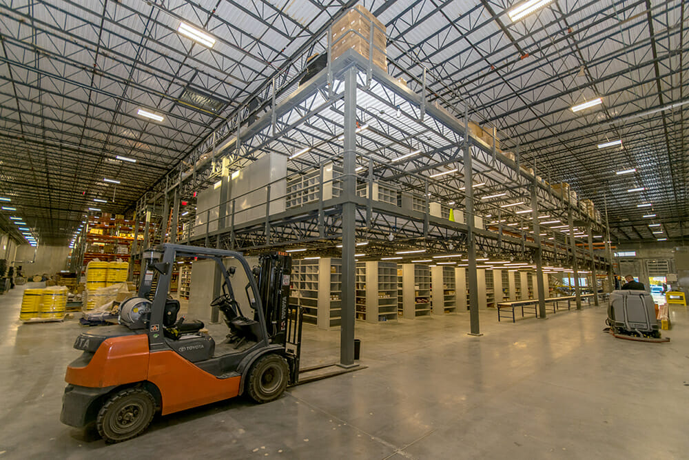 https://commercialconstruction.com/wp-content/uploads/2023/09/crawford-electric-warehouse-009-1000.jpg
