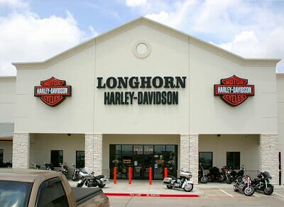 https://commercialconstruction.com/wp-content/uploads/2023/09/longhorn-harley-davidson-dealership-017-1000.jpg