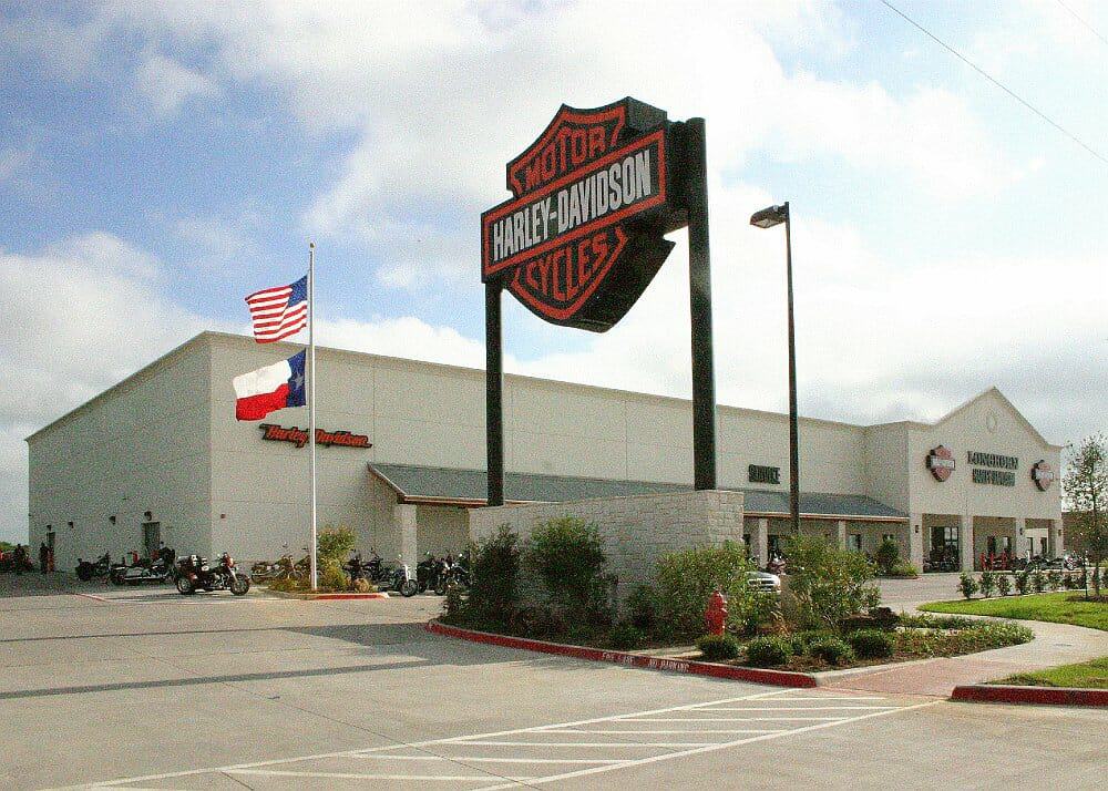 https://commercialconstruction.com/wp-content/uploads/2023/09/longhorn-harley-davidson-dealership-017-1000.jpg