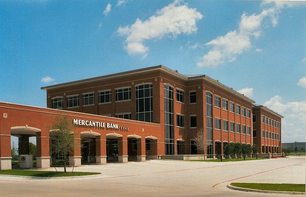 https://commercialconstruction.com/wp-content/uploads/2023/09/mercantile-three-story-office-building-047-1000.jpg