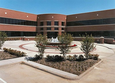 https://commercialconstruction.com/wp-content/uploads/2023/09/offices-valley-ranch-001-1000.jpg
